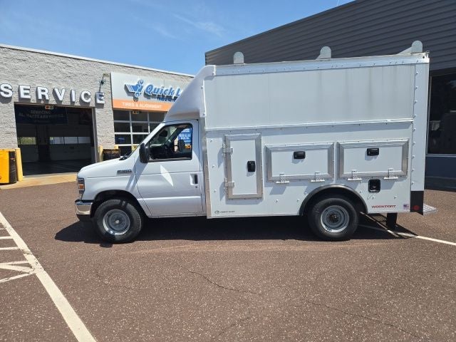 2026 Ford E-Series Cutaway E-350 SRW 138 WB