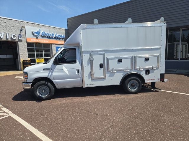 2026 Ford E-Series Cutaway E-350 SRW 138 WB