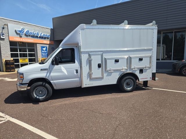 2026 Ford E-Series Cutaway E-350 SRW 138 WB
