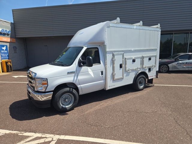 2026 Ford E-Series Cutaway E-350 SRW 138 WB