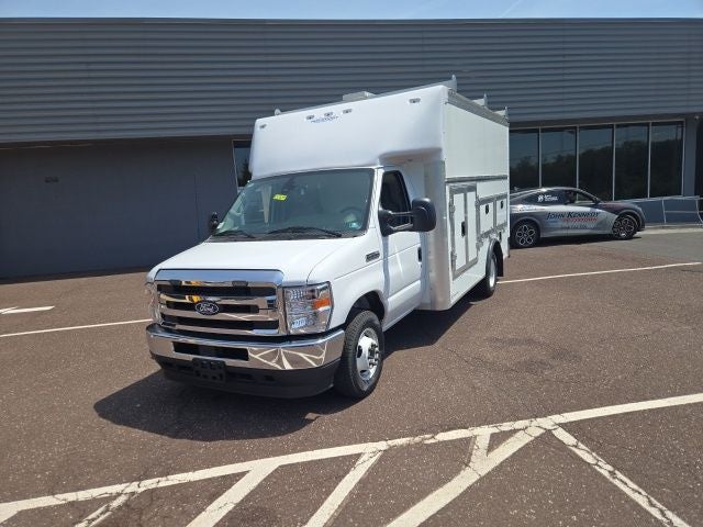 2026 Ford E-Series Cutaway E-350 SRW 158 WB