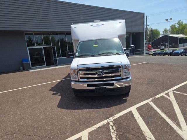 2026 Ford E-Series Cutaway E-350 SRW 158 WB