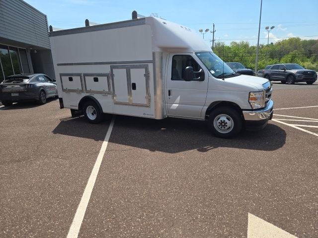 2026 Ford E-Series Cutaway E-350 SRW 158 WB