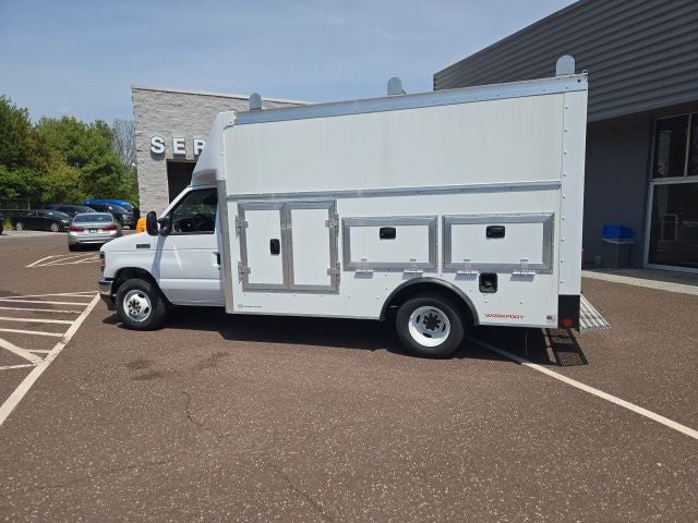 2026 Ford E-Series Cutaway E-350 SRW 158 WB