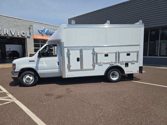 2026 Ford E-Series Cutaway E-350 SRW 158 WB
