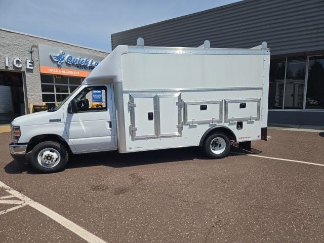 2026 Ford E-Series Cutaway E-350 SRW 158 WB