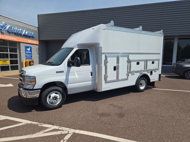 2026 Ford E-Series Cutaway E-350 SRW 158 WB