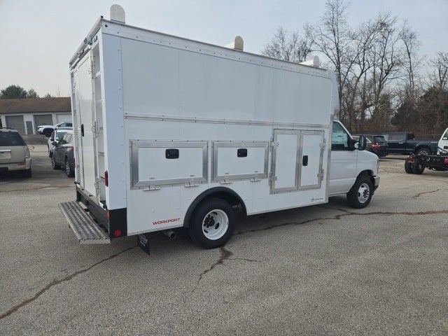 2026 Ford E-Series Cutaway E-350 SRW 158 WB