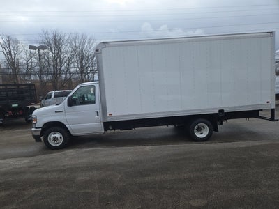 2025 Ford E-Series Cutaway E-450 DRW 176 WB