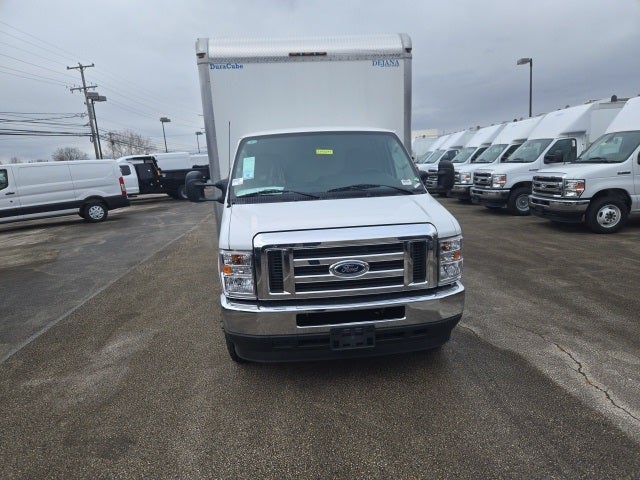 2025 Ford E-Series Cutaway E-450 DRW 176 WB