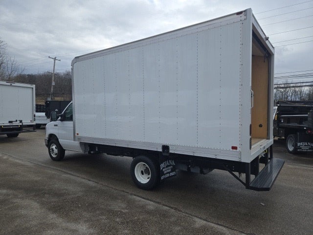2025 Ford E-Series Cutaway E-450 DRW 158 WB