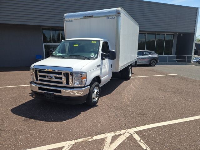 2025 Ford E-Series Cutaway E-450 DRW 158 WB