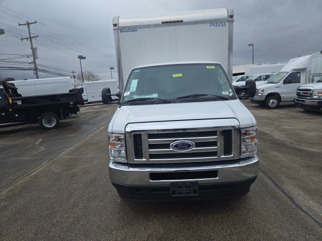 2025 Ford E-Series Cutaway E-450 DRW 158 WB