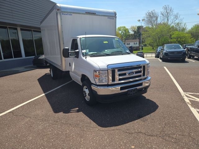 2025 Ford E-Series Cutaway E-450 DRW 158 WB