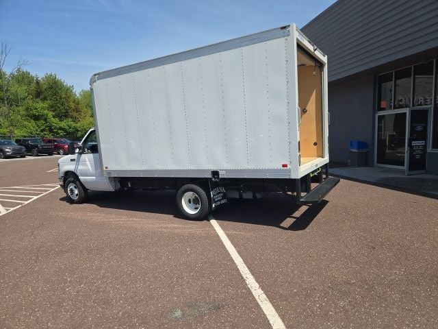 2025 Ford E-Series Cutaway E-450 DRW 158 WB