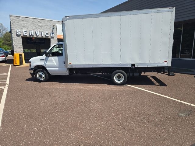 2025 Ford E-Series Cutaway E-450 DRW 158 WB