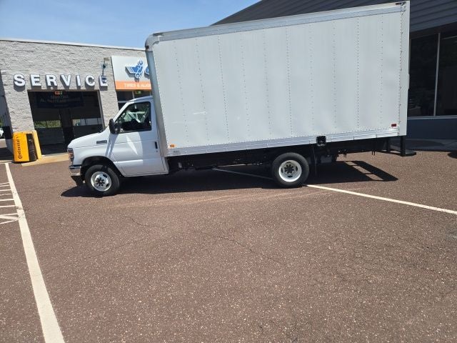 2025 Ford E-Series Cutaway E-450 DRW 158 WB