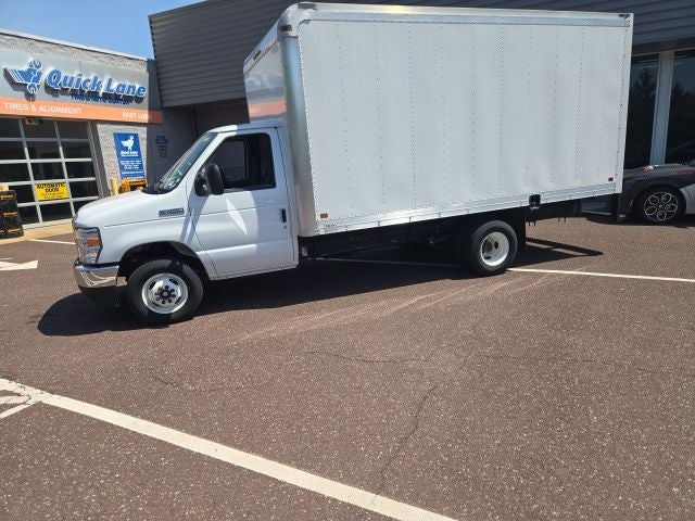 2025 Ford E-Series Cutaway E-450 DRW 158 WB