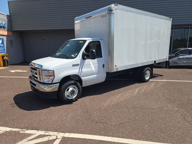 2025 Ford E-Series Cutaway E-450 DRW 158 WB