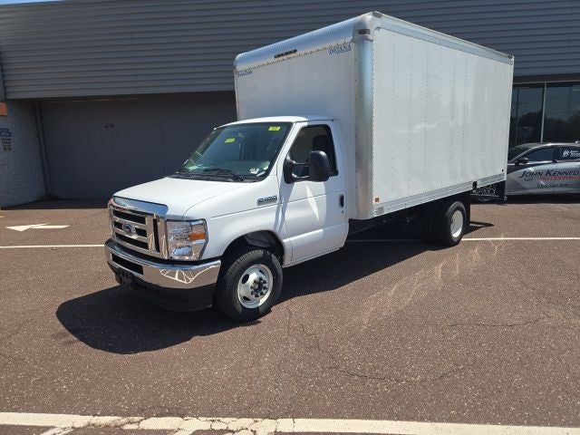 2025 Ford E-Series Cutaway E-450 DRW 158 WB