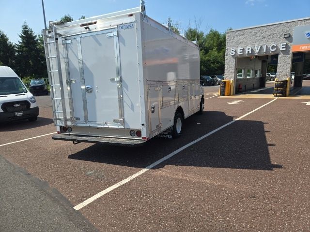 2026 Ford E-Series Cutaway E-450 DRW 158 WB