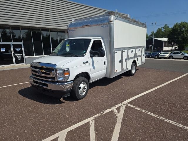 2026 Ford E-Series Cutaway E-450 DRW 158 WB
