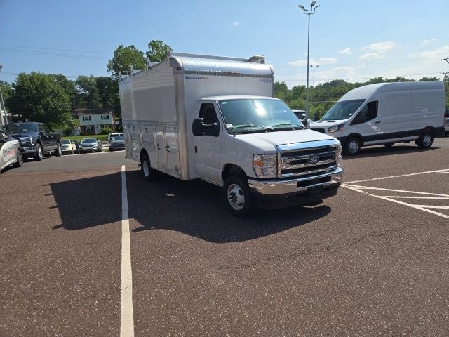 2026 Ford E-Series Cutaway E-450 DRW 158 WB