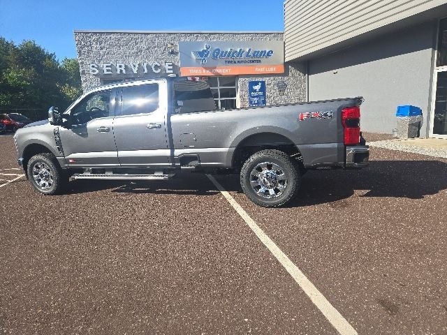 2026 Ford Super Duty F-250 SRW LARIAT 4WD Crew Cab 8' Box