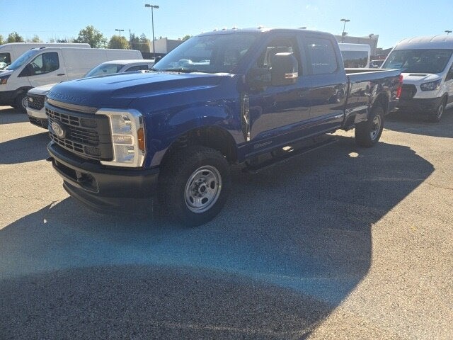2026 Ford Super Duty F-350 SRW XL 4WD Crew Cab 6.75' Box
