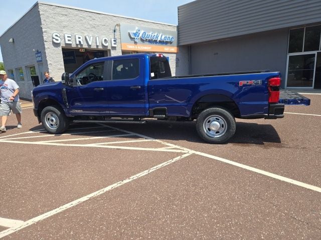 2026 Ford Super Duty F-350 SRW XL 4WD Crew Cab 6.75' Box