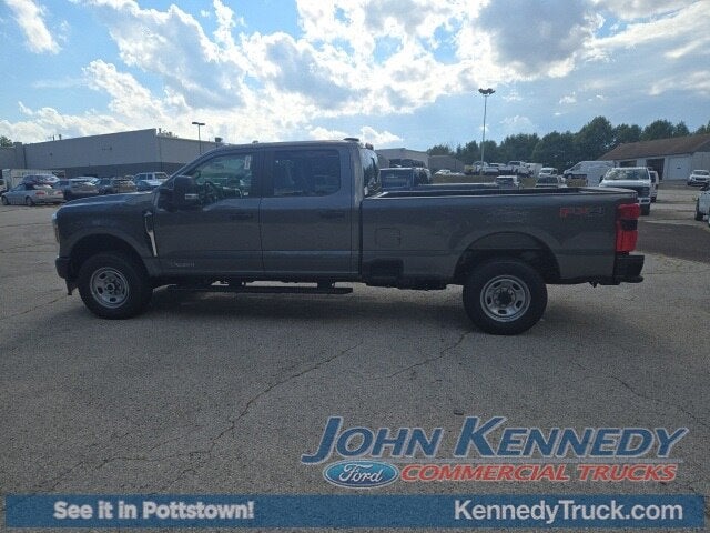 2026 Ford Super Duty F-350 SRW XL 4WD Crew Cab 6.75' Box