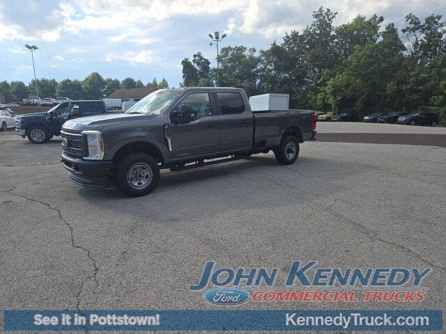 2026 Ford Super Duty F-350 SRW XL 4WD Crew Cab 6.75' Box