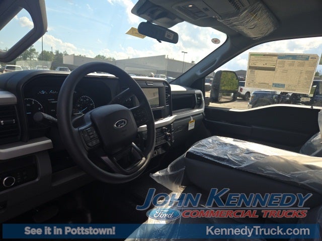 2026 Ford Super Duty F-350 SRW XL 4WD Crew Cab 6.75' Box