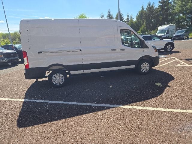2026 Ford Transit Cargo Van T-250 148 Med Rf 9150 GVWR RWD