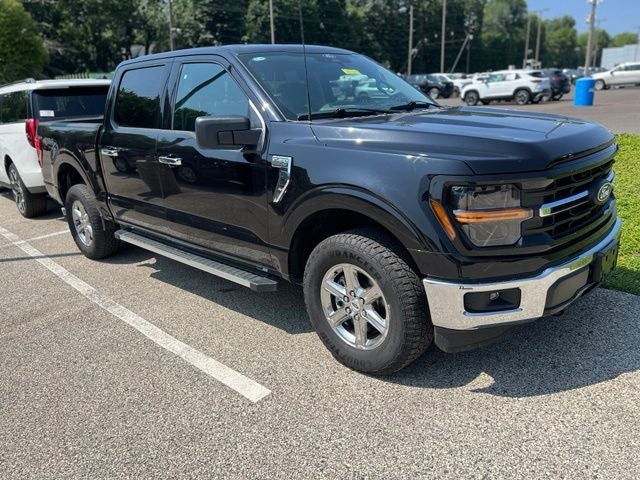 2018 RAM 1500 Big Horn 4x4 Crew Cab 5'7's photo