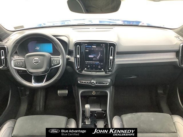 2021 Volvo XC40 Recharge Pure Electric P8