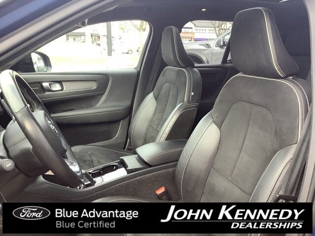 2021 Volvo XC40 Recharge Pure Electric P8