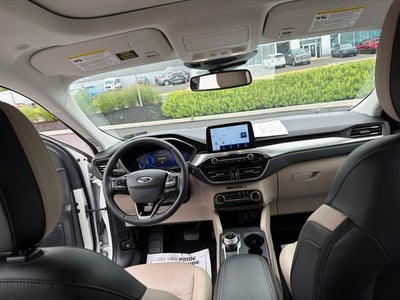2022 Ford Escape Titanium