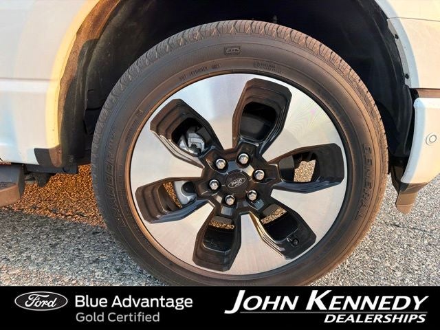 2022 Ford F-150 Lightning Platinum