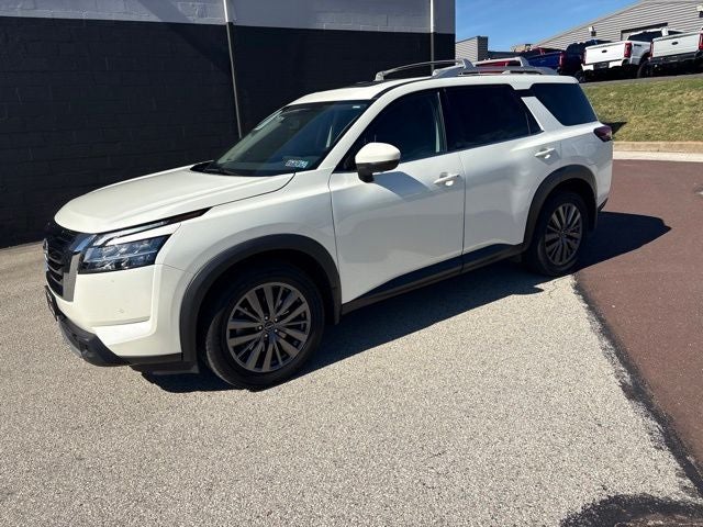 2024 Nissan Pathfinder SL