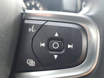2020 Volvo XC40 Momentum